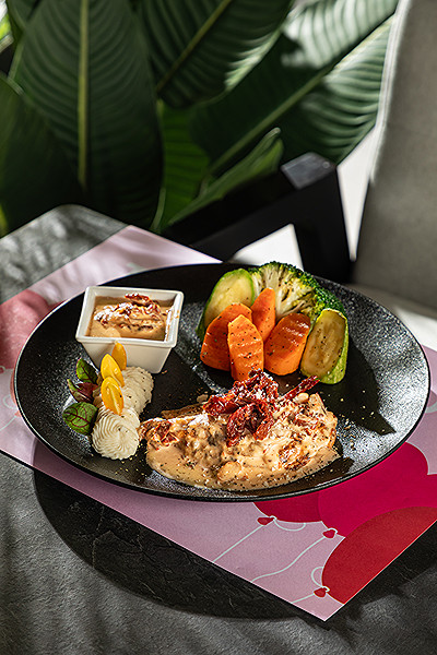 Chicken With Dried Tomatoes